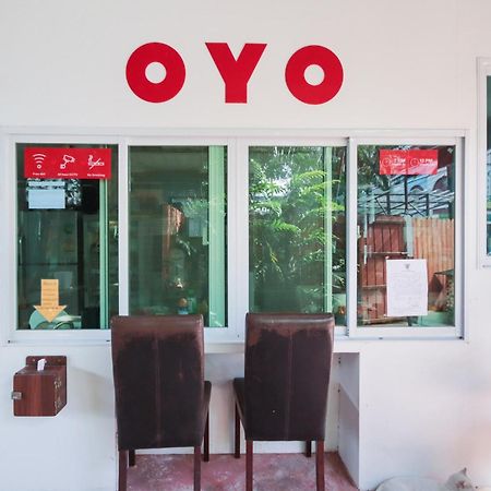 Oyo 1163 Eden Hostel Phuket Bagian luar foto