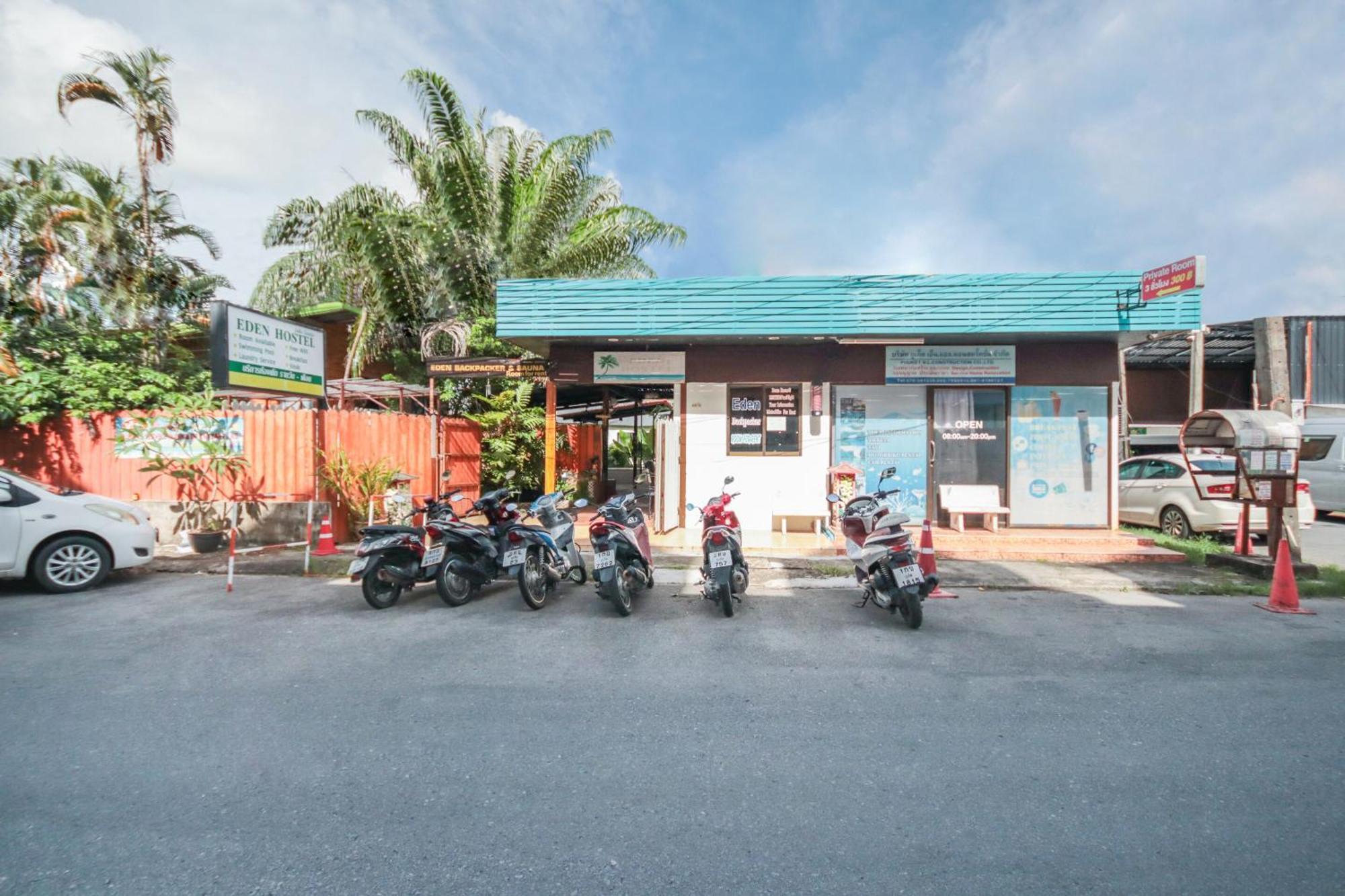 Oyo 1163 Eden Hostel Phuket Bagian luar foto