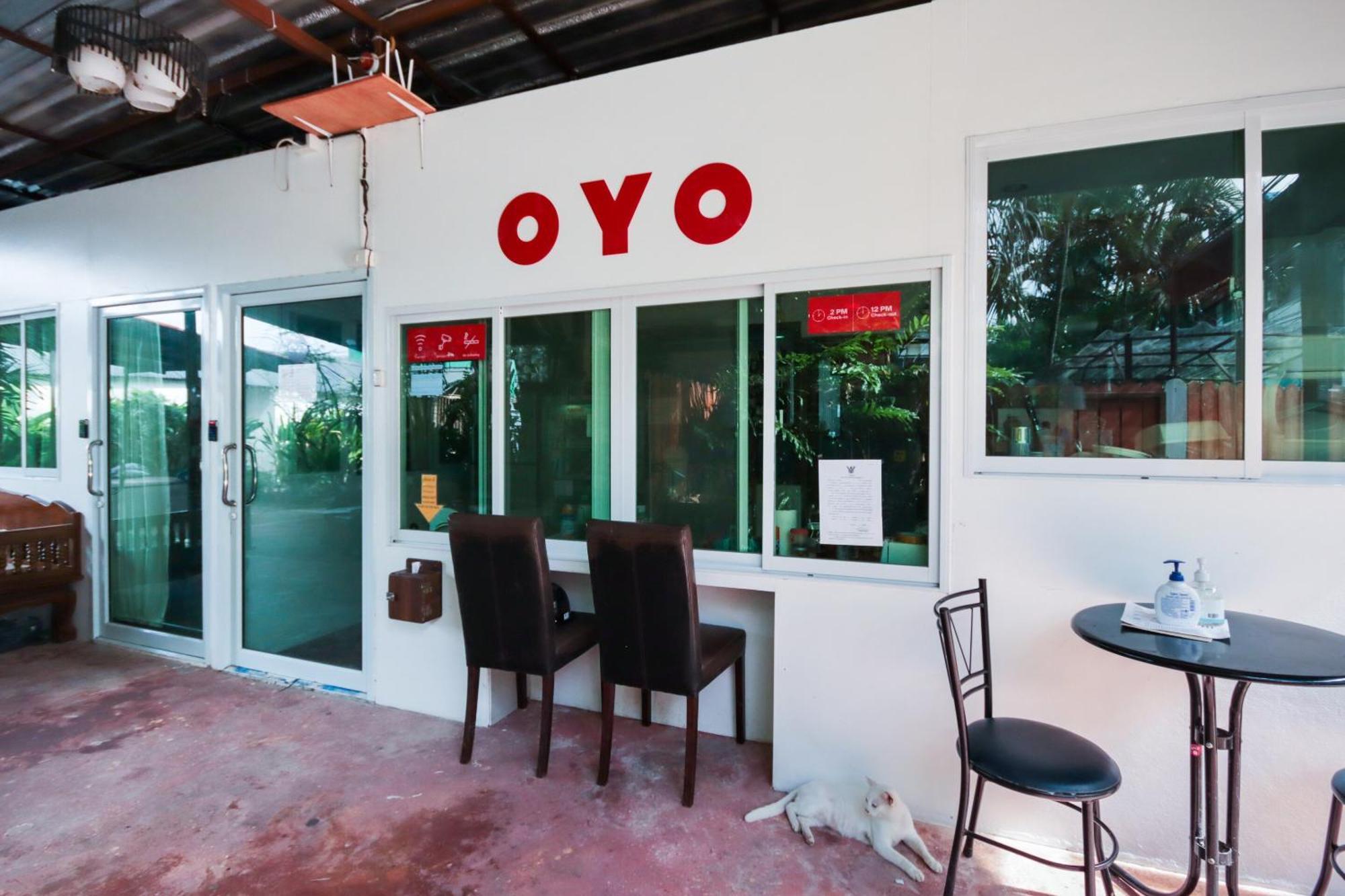 Oyo 1163 Eden Hostel Phuket Bagian luar foto