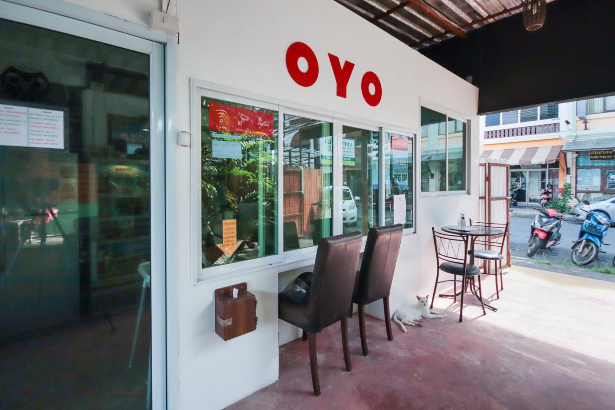 Oyo 1163 Eden Hostel Phuket Bagian luar foto