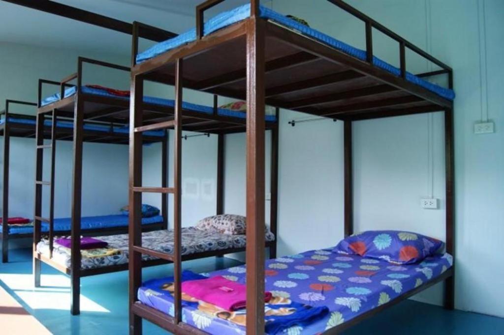 Oyo 1163 Eden Hostel Phuket Bagian luar foto