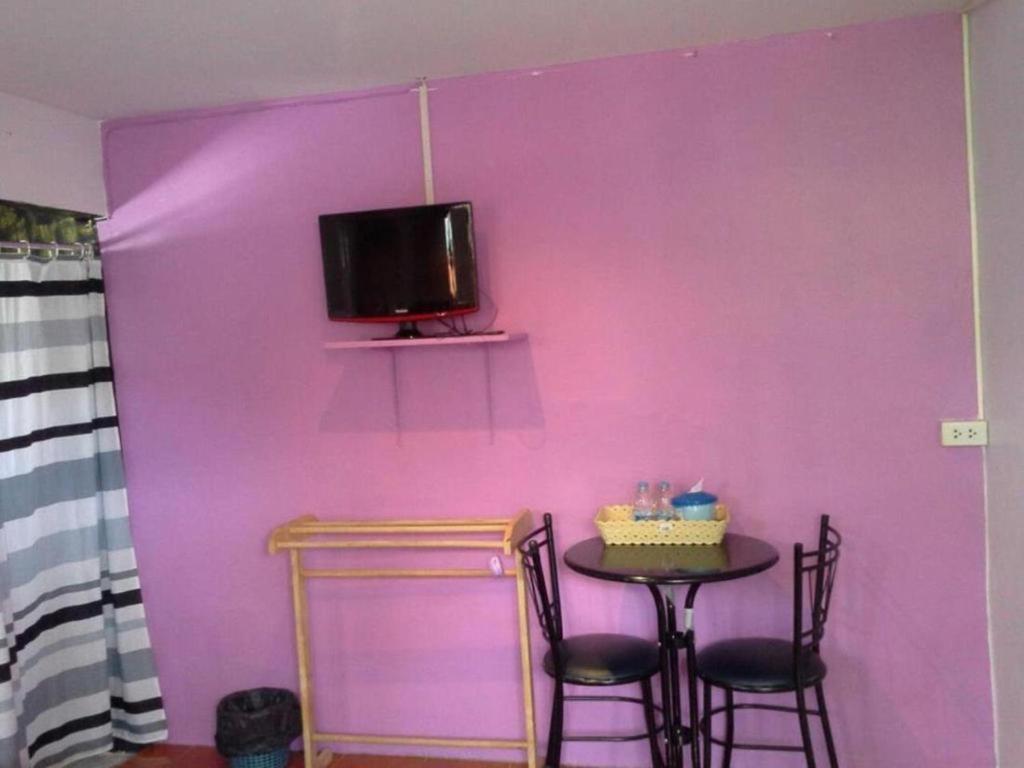Oyo 1163 Eden Hostel Phuket Bagian luar foto