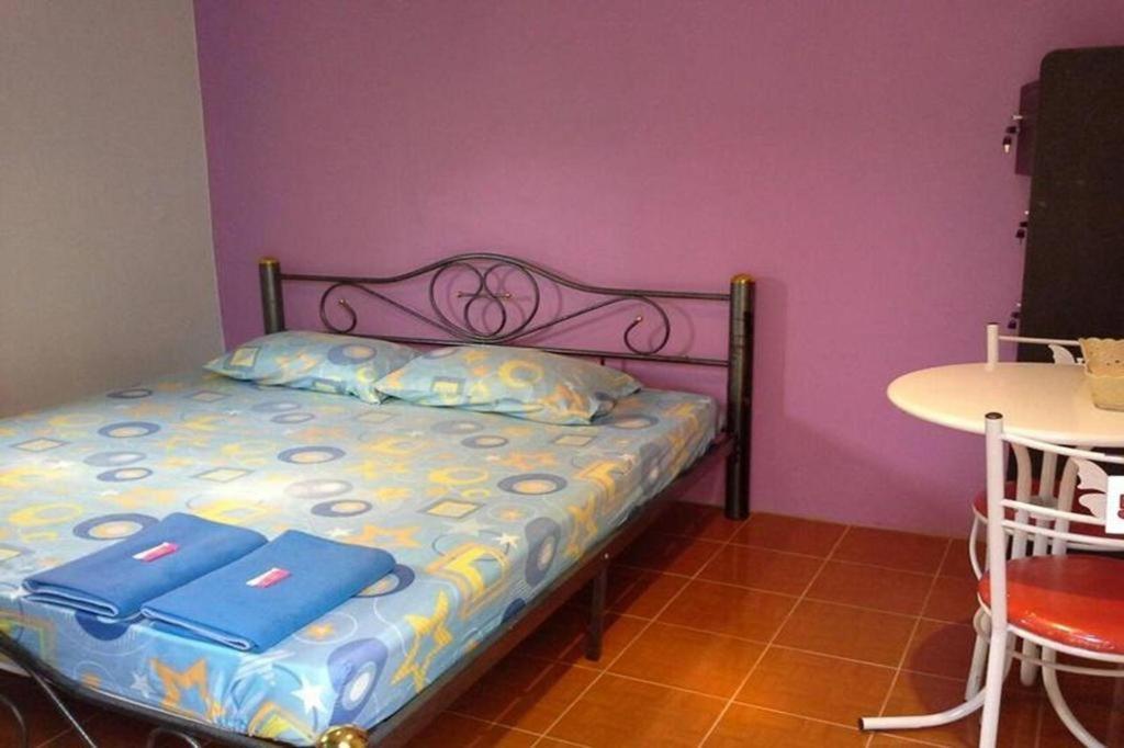 Oyo 1163 Eden Hostel Phuket Bagian luar foto