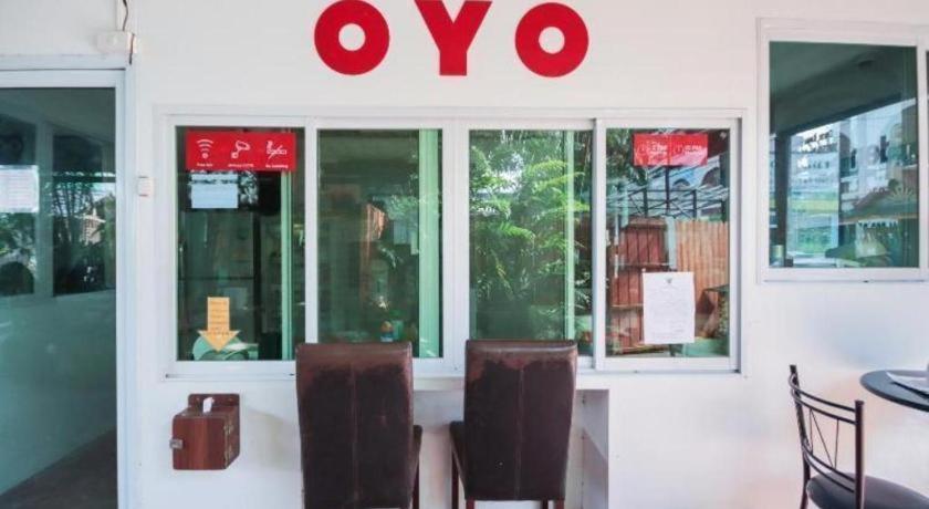 Oyo 1163 Eden Hostel Phuket Bagian luar foto