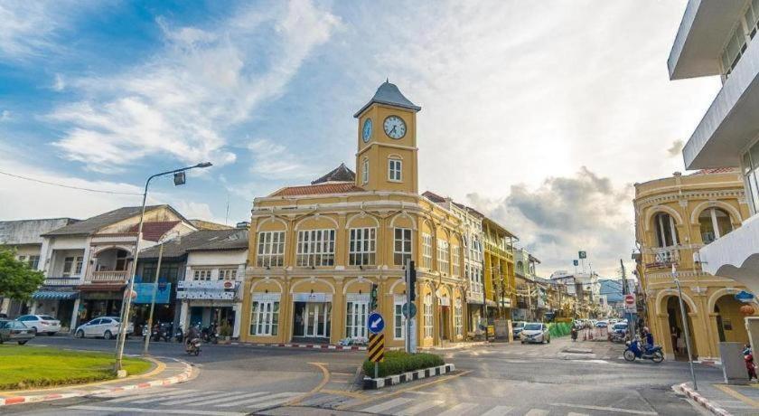 Oyo 1163 Eden Hostel Phuket Bagian luar foto